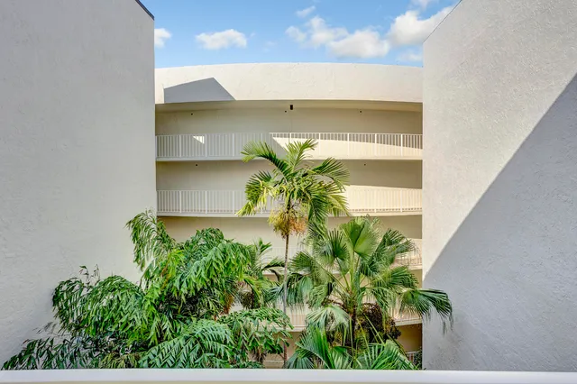$1,995,000 | 3360 South Ocean Boulevard, Unit 5 G II, Palm Beach, FL 33480
