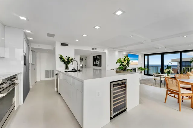 $1,995,000 | 3360 South Ocean Boulevard, Unit 5 G II, Palm Beach, FL 33480