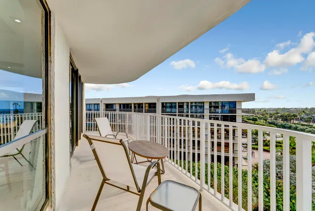$1,995,000 | 3360 South Ocean Boulevard, Unit 5 G II, Palm Beach, FL 33480
