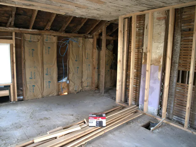 $99,000 | 715 17th Street, Monroe, WI 53566