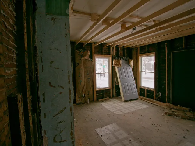 $99,000 | 715 17th Street, Monroe, WI 53566