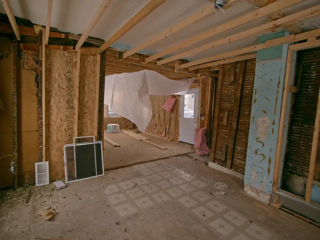 $99,000 | 715 17th Street, Monroe, WI 53566