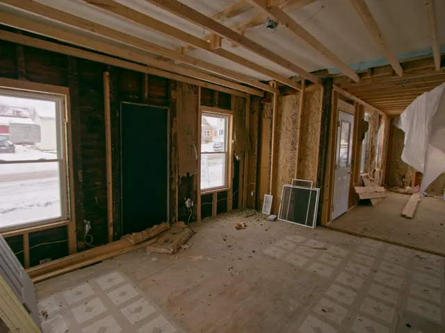 $99,000 | 715 17th Street, Monroe, WI 53566