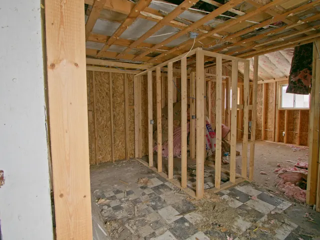 $99,000 | 715 17th Street, Monroe, WI 53566