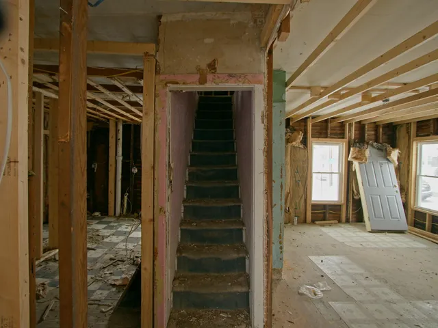 $99,000 | 715 17th Street, Monroe, WI 53566