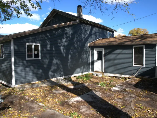 $99,000 | 715 17th Street, Monroe, WI 53566