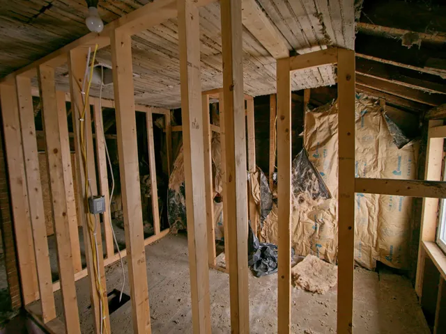 $99,000 | 715 17th Street, Monroe, WI 53566