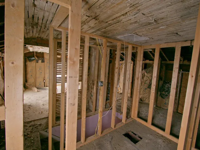 $99,000 | 715 17th Street, Monroe, WI 53566