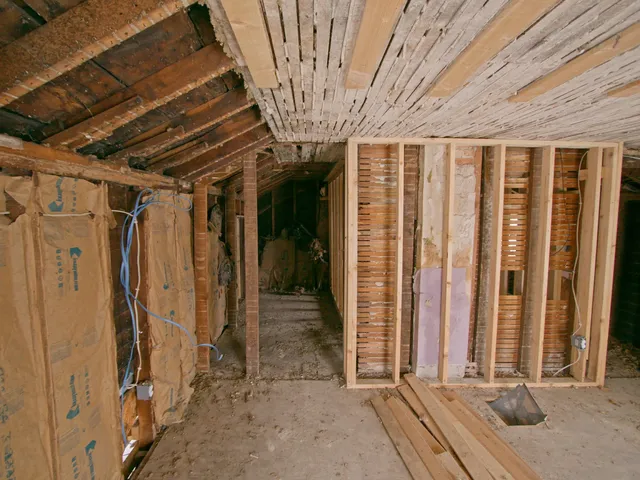 $99,000 | 715 17th Street, Monroe, WI 53566