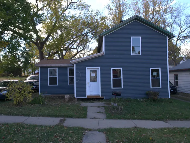 $99,000 | 715 17th Street, Monroe, WI 53566