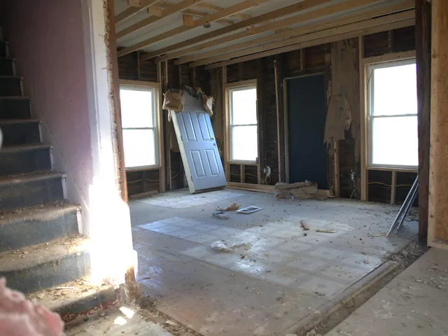 $99,000 | 715 17th Street, Monroe, WI 53566