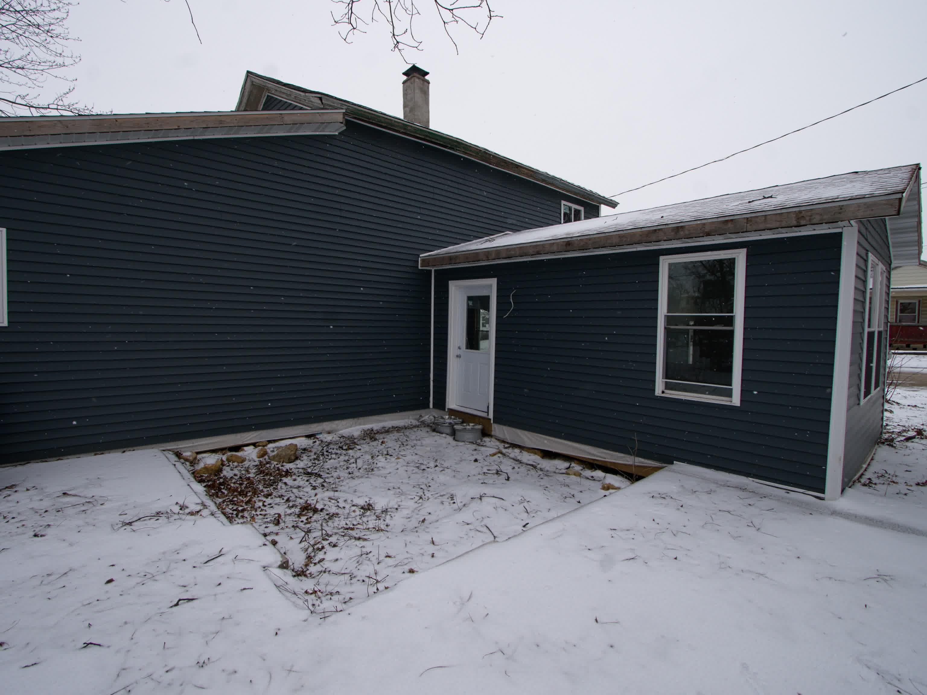 715 17th Street Monroe, WI 53566 - Photo 7 of 53