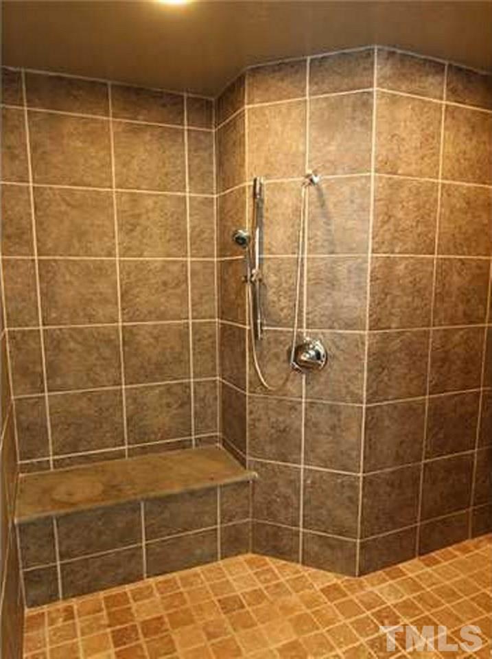 6909 Slade Hill Road Raleigh, NC 27615 - Photo 14 of 25