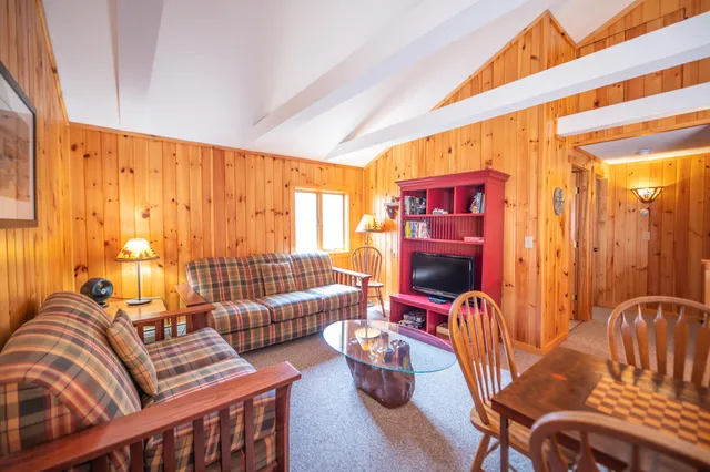 $899,000 | 38 Bears Den Road, West Dover, VT 05356