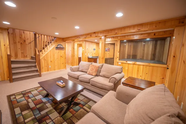 $899,000 | 38 Bears Den Road, West Dover, VT 05356