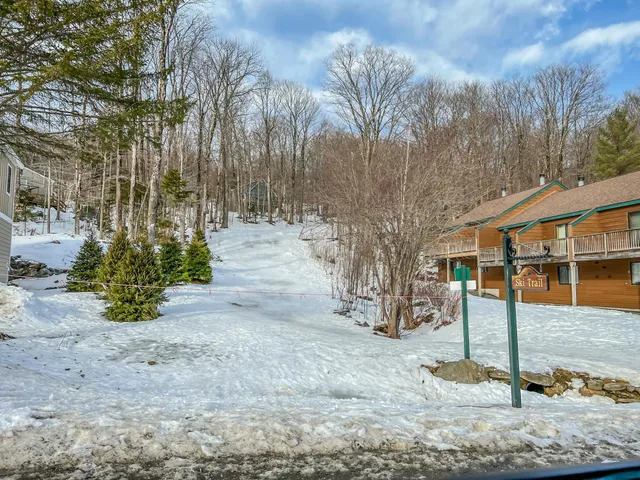 $899,000 | 38 Bears Den Road, West Dover, VT 05356