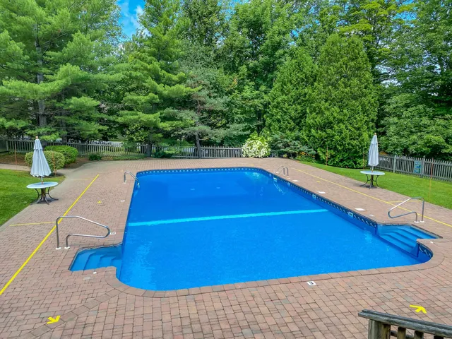 $899,000 | 38 Bears Den Road, West Dover, VT 05356