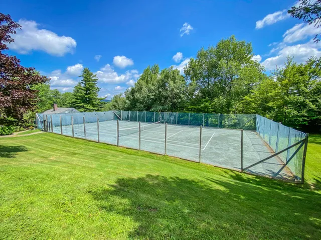 $899,000 | 38 Bears Den Road, West Dover, VT 05356