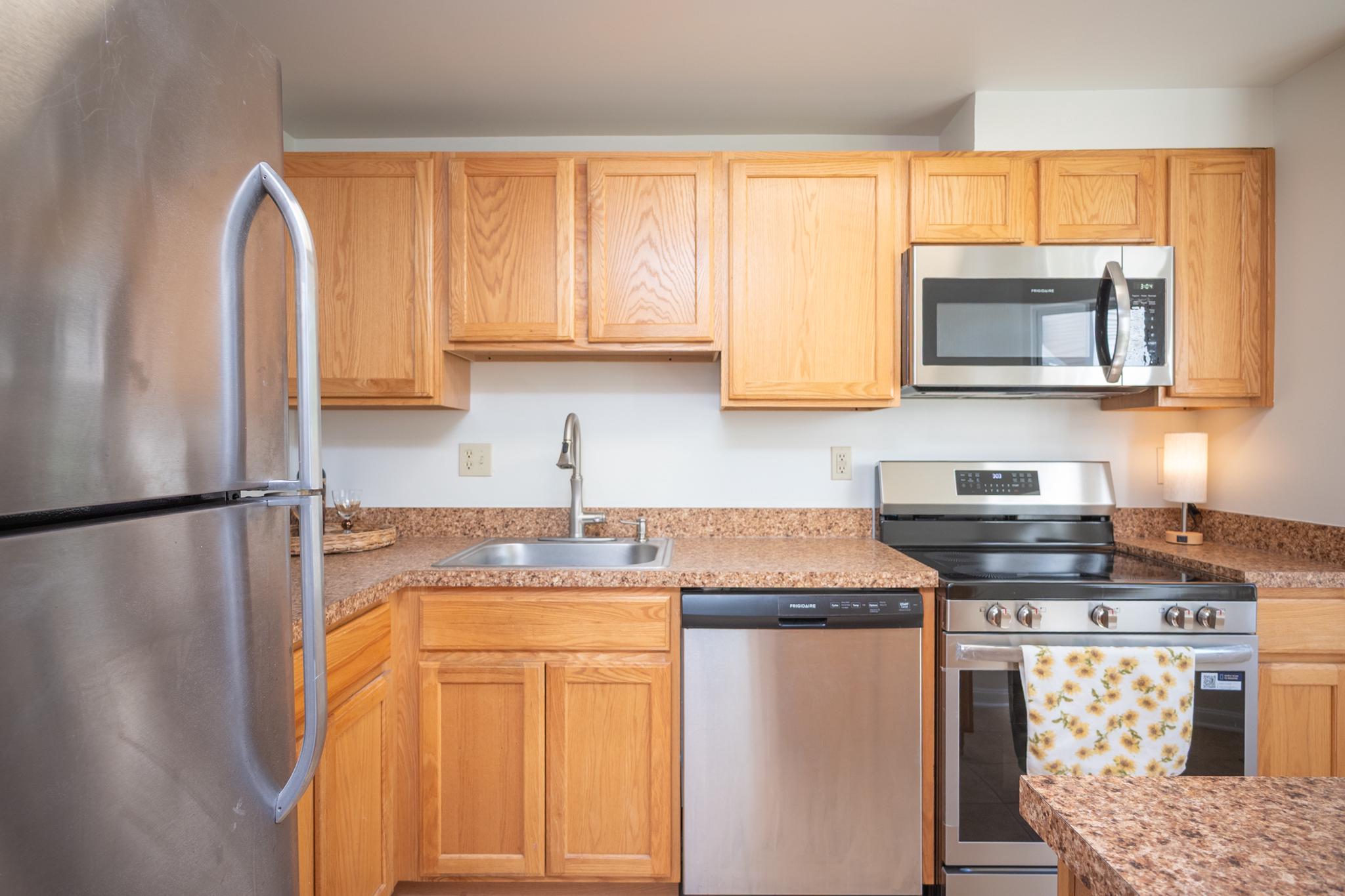 3418 Littleleaf Place Laurel, MD 20724 - Photo 3 of 31 Modern kitchen with Stainless Steel appliances