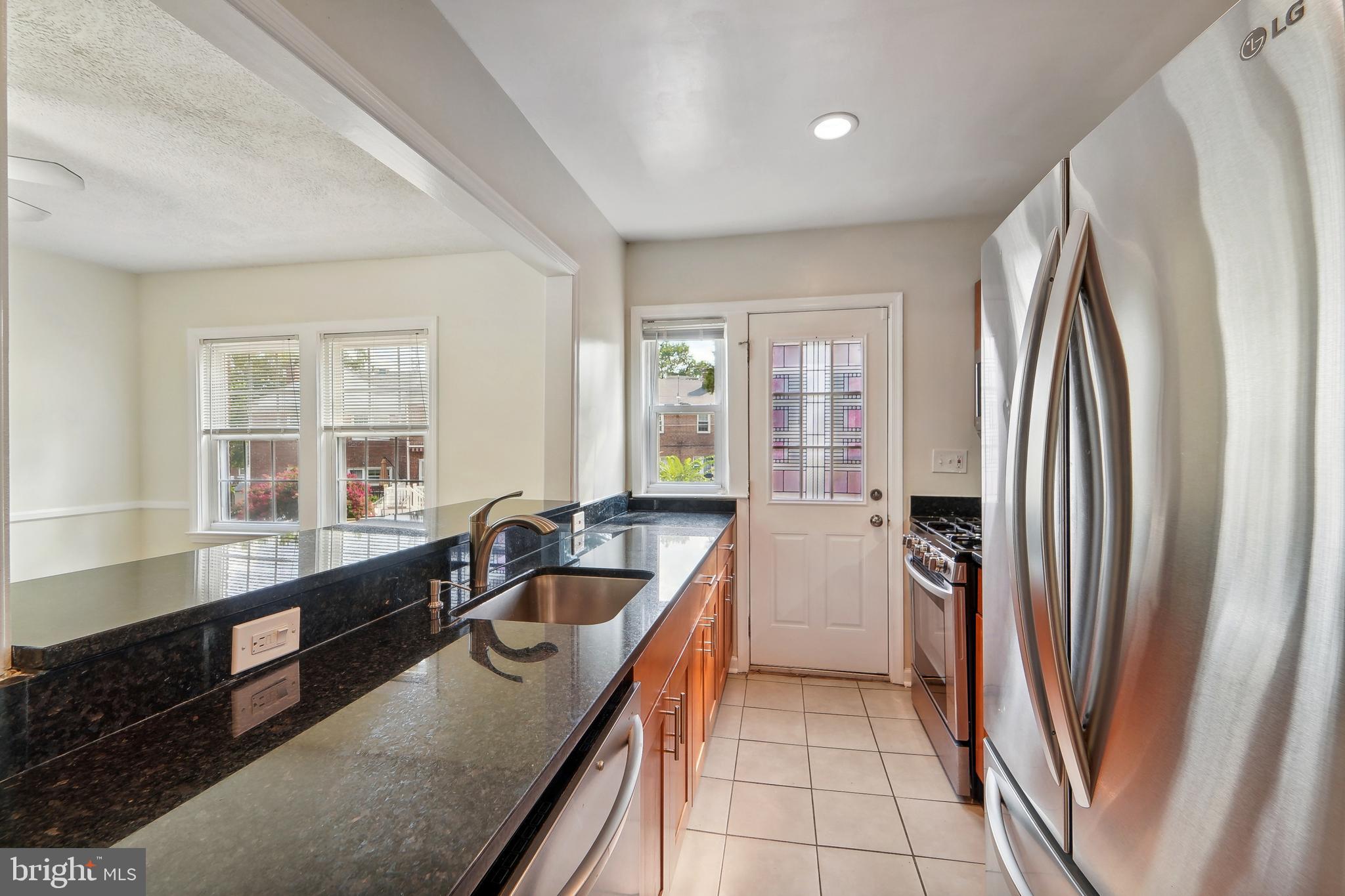 1875 Loch Shiel Road Towson, MD 21286 - Photo 14 of 40 Kitchen