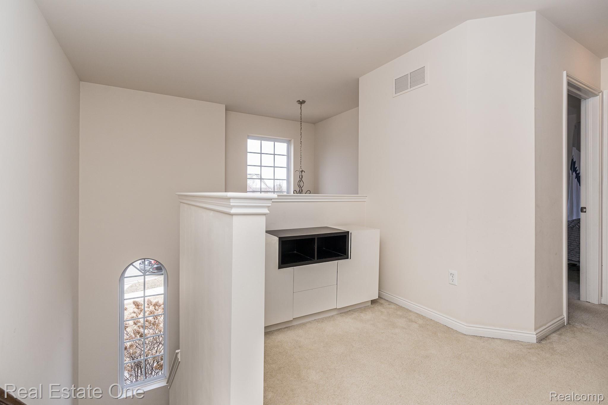 3296 Fantail Drive Rochester, MI 48309 - Photo 16 of 41 Fantail MLS-W038.jpg