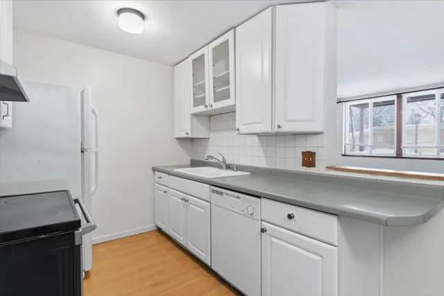 $122,500 | 9147 Highway 55, Unit 102, Golden Valley, MN 55427