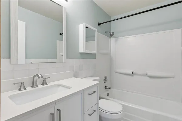$122,500 | 9147 Highway 55, Unit 102, Golden Valley, MN 55427