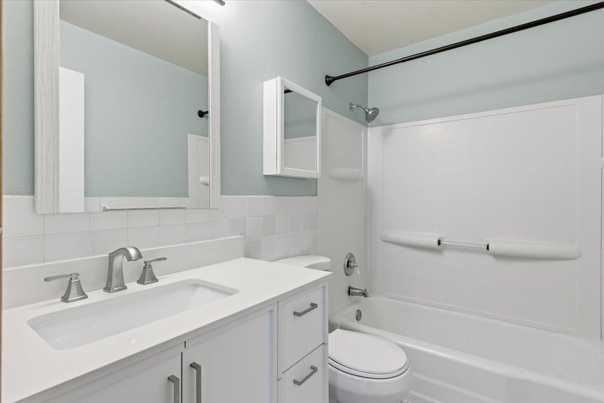 9147 Highway 55, Unit 102 Golden Valley, MN 55427 - Photo 14 of 25