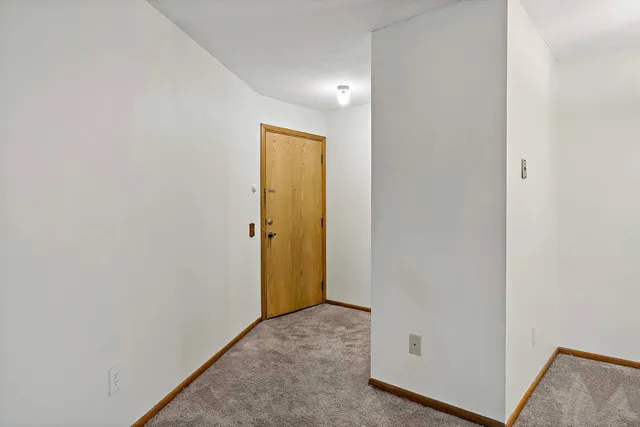 $122,500 | 9147 Highway 55, Unit 102, Golden Valley, MN 55427