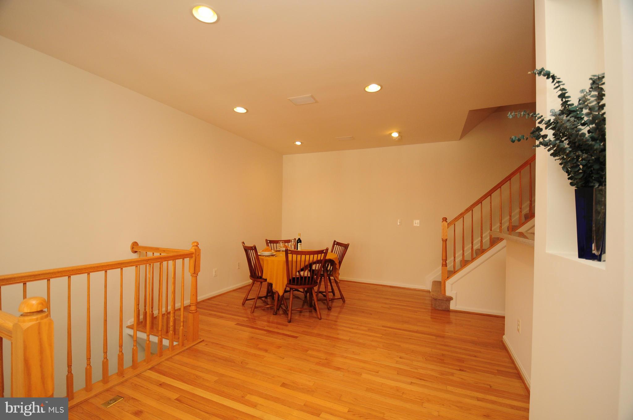 20860 Rockingham Terrace Sterling, VA 20165 - Photo 14 of 19 Dining Room
