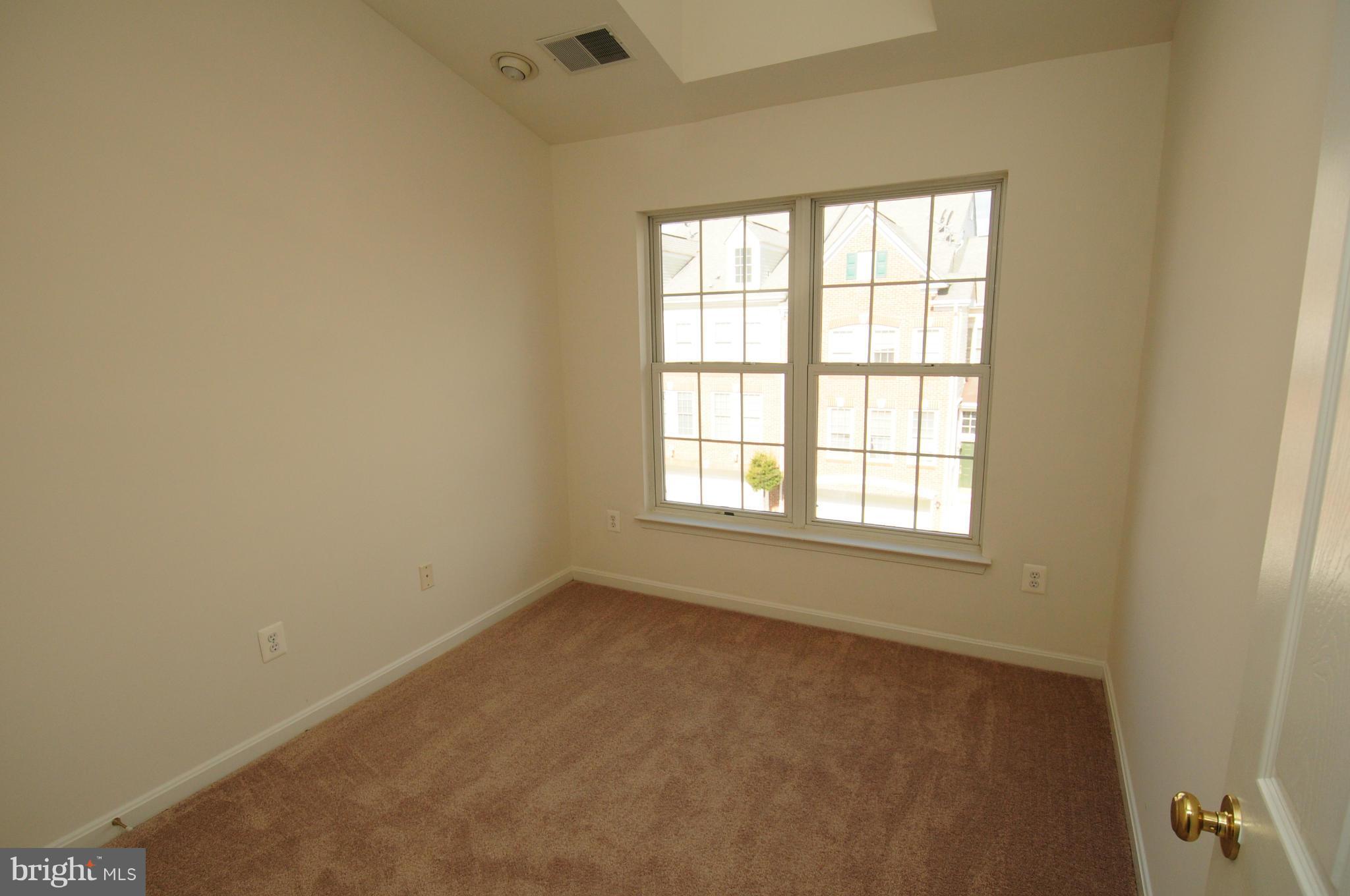 20860 Rockingham Terrace Sterling, VA 20165 - Photo 15 of 19 Bedroom