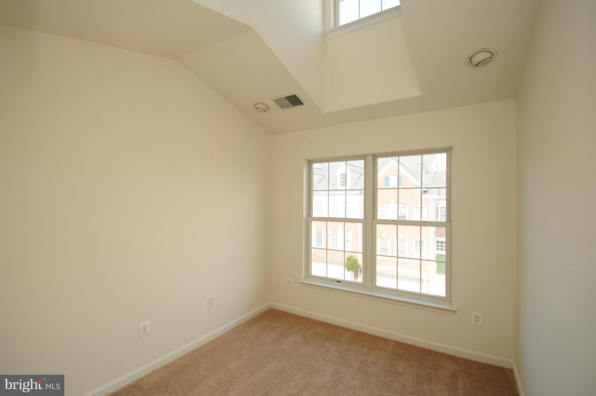20860 Rockingham Terrace Sterling, VA 20165 - Photo 16 of 19 Bedroom