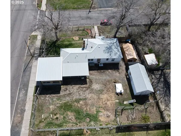 $260,000 | 530 West A Street, Burns, OR 97720