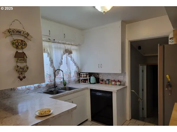 $260,000 | 530 West A Street, Burns, OR 97720