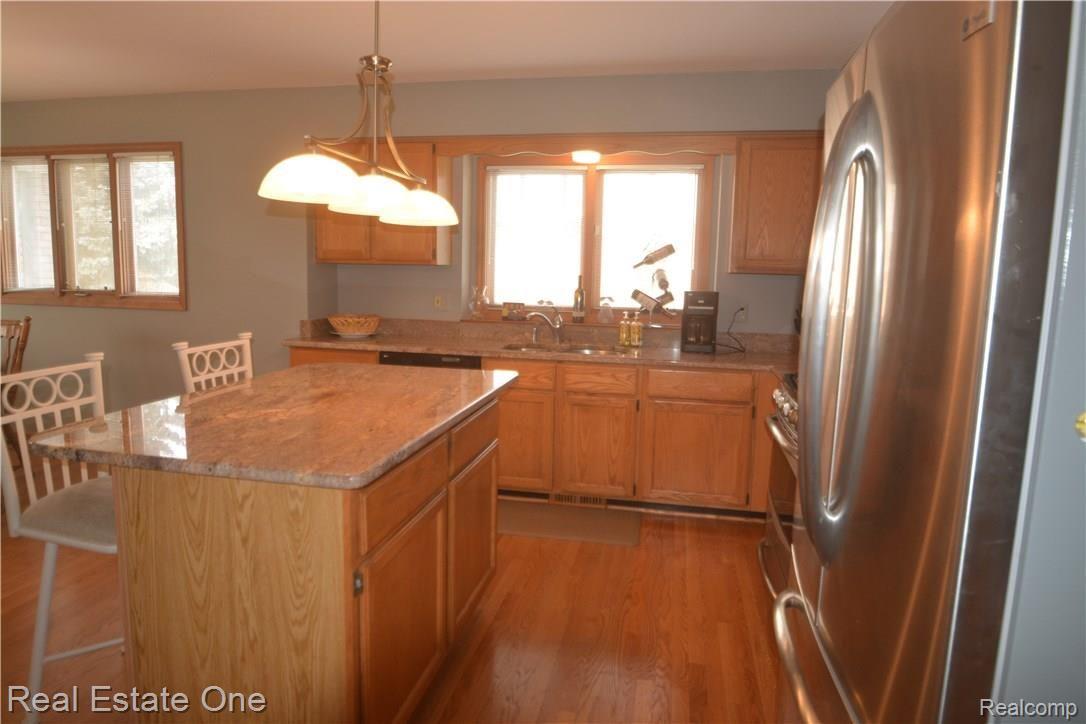 4232 Oak Tree Circle Rochester, MI 48306 - Photo 4 of 39 DSC_0201.JPG