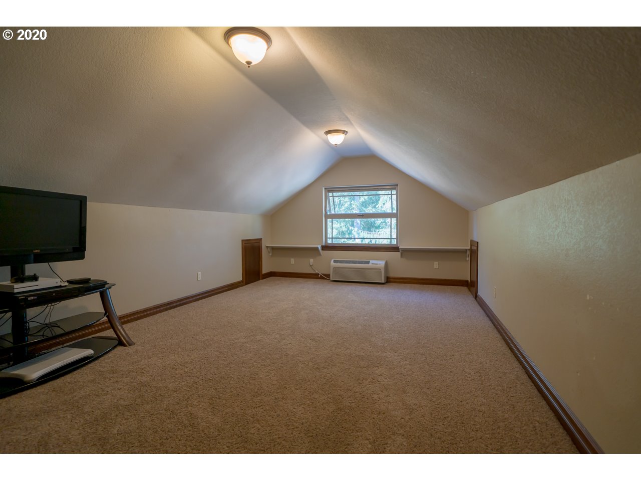 1058 Talbot Road Southeast Jefferson, OR 97352 - Photo 23 of 32 Gallery Image 23