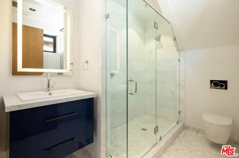 $2,299,000 | 212 Bay Street, Unit 103, Santa Monica, CA 90405