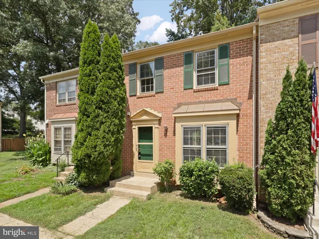 $2,850 | 5513 Ridgeton Hill Court, Fairfax, VA 22032