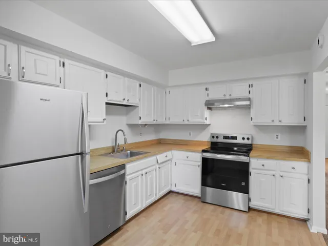 $2,850 | 5513 Ridgeton Hill Court, Fairfax, VA 22032