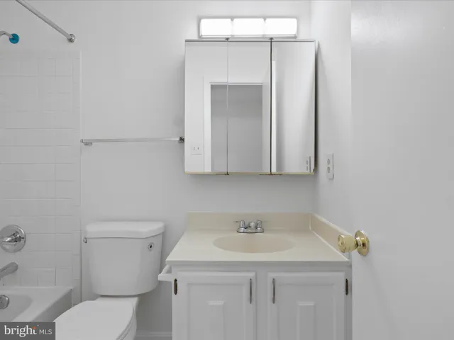 $2,850 | 5513 Ridgeton Hill Court, Fairfax, VA 22032