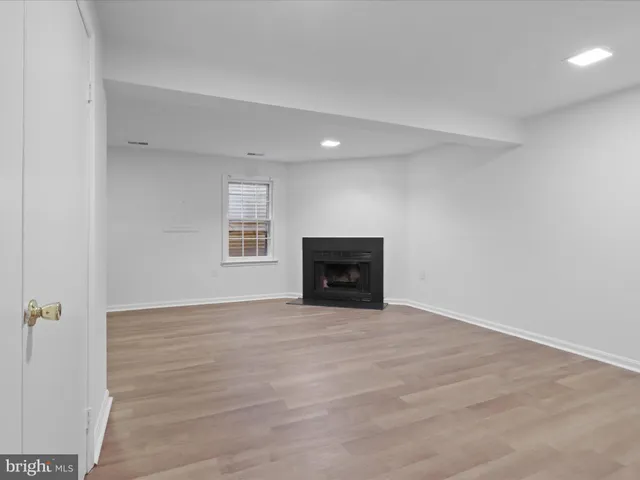 $2,850 | 5513 Ridgeton Hill Court, Fairfax, VA 22032