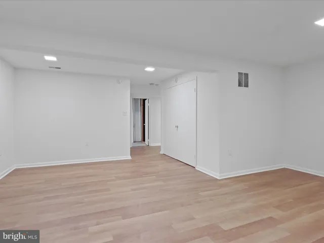 $2,850 | 5513 Ridgeton Hill Court, Fairfax, VA 22032