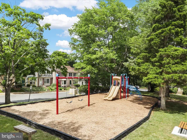 $2,850 | 5513 Ridgeton Hill Court, Fairfax, VA 22032