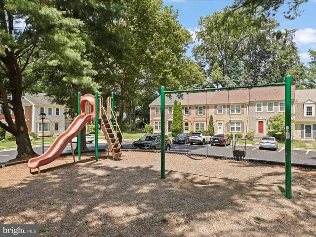 $2,850 | 5513 Ridgeton Hill Court, Fairfax, VA 22032