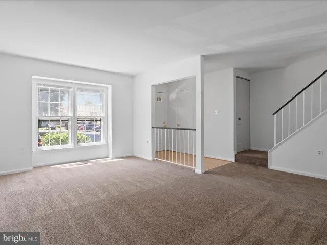 $2,850 | 5513 Ridgeton Hill Court, Fairfax, VA 22032