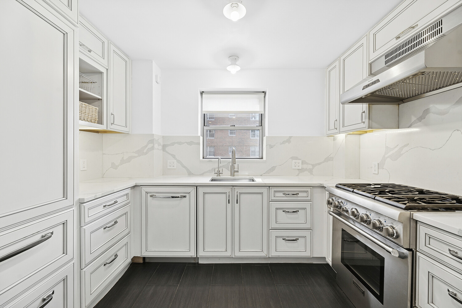 360 East 72nd Street, Unit B610 Manhattan, NY 10021 - Photo 3 of 11