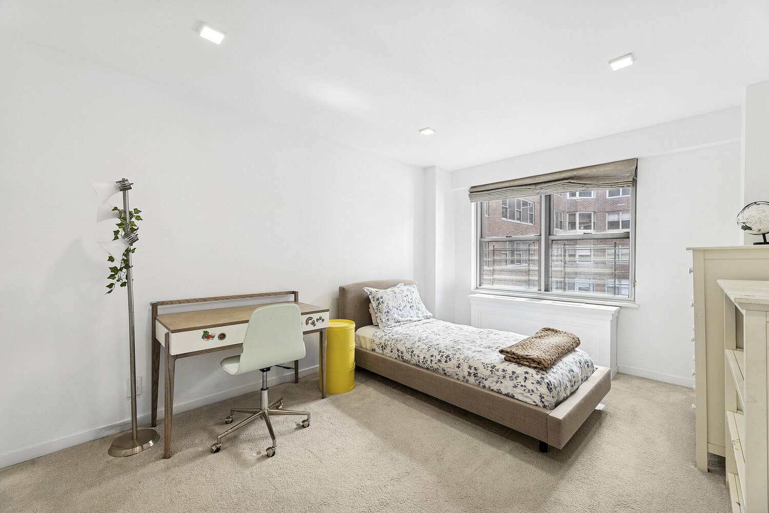 360 East 72nd Street, Unit B610 Manhattan, NY 10021 - Photo 7 of 11