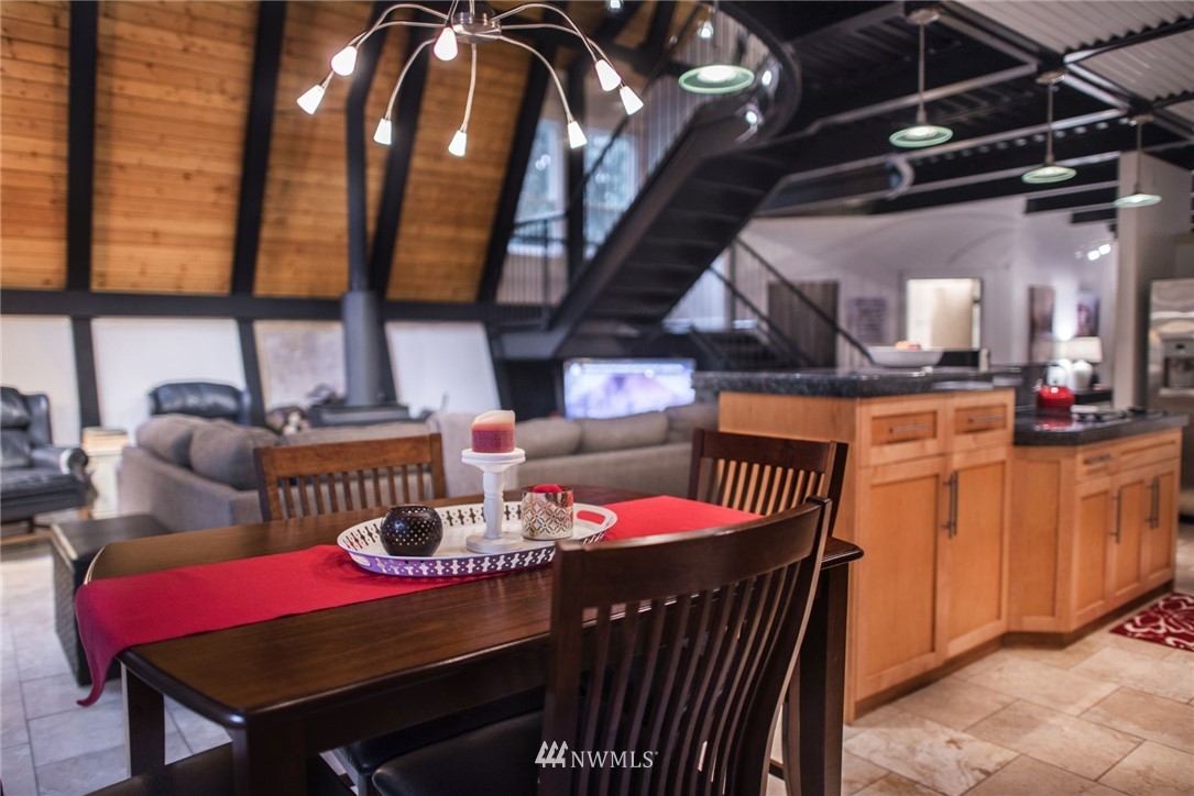 15024 Iceberg Road Glacier, WA 98244 - Photo 2 of 16 Gallery Image 2
