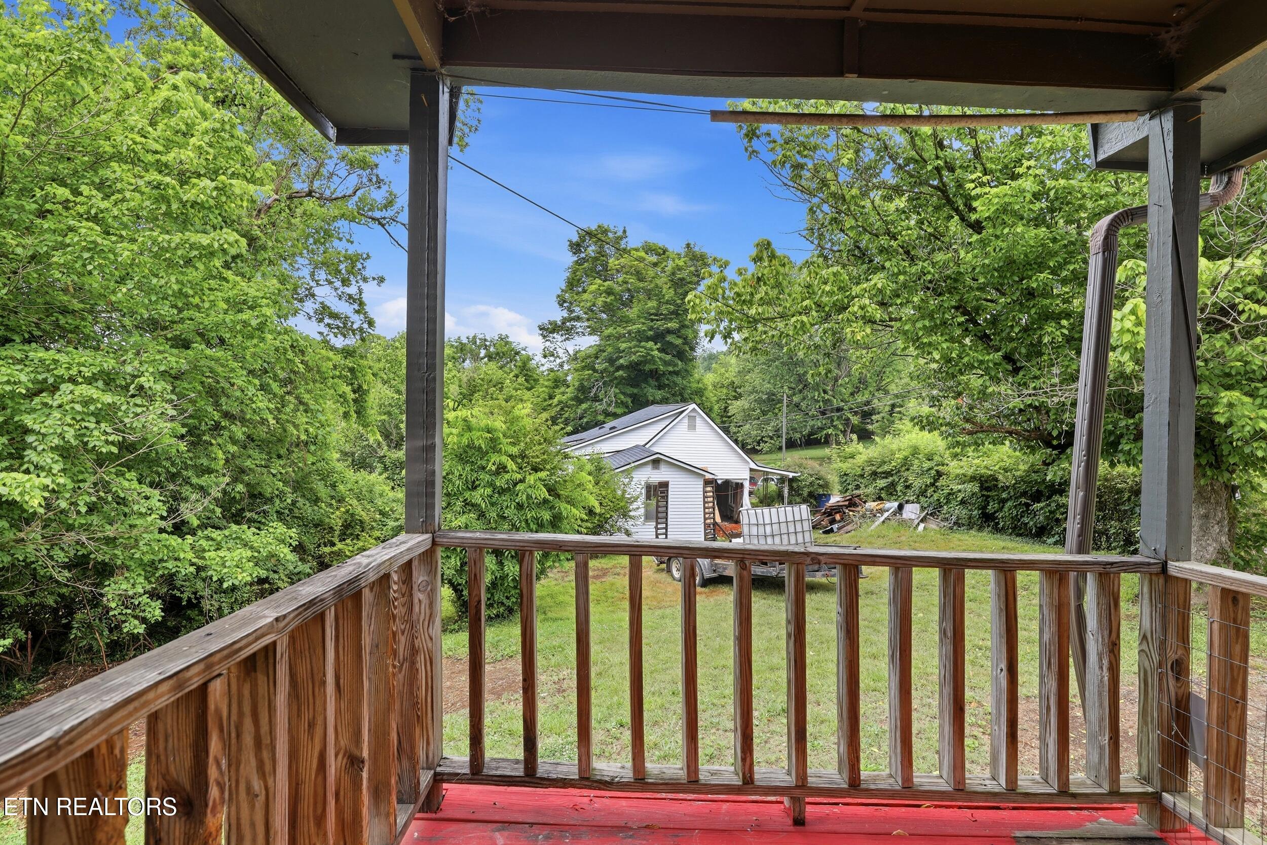 809 East Rhoten Street Jefferson City, TN 37760 - Photo 9 of 22 19_809_e_rhoten_st_0031