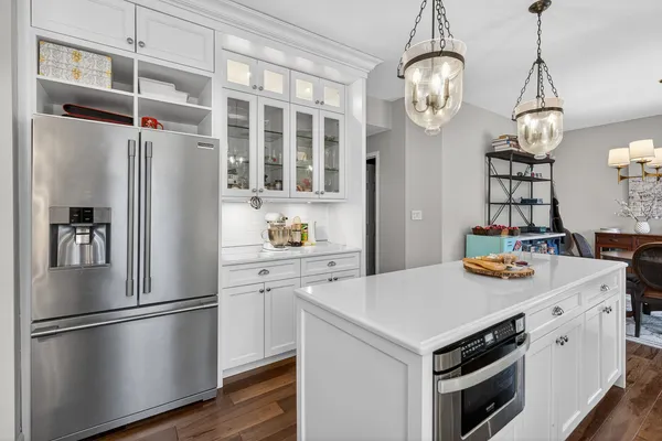 $729,000 | 5285 Shotkoski Drive, Hoffman Estates, IL 60192